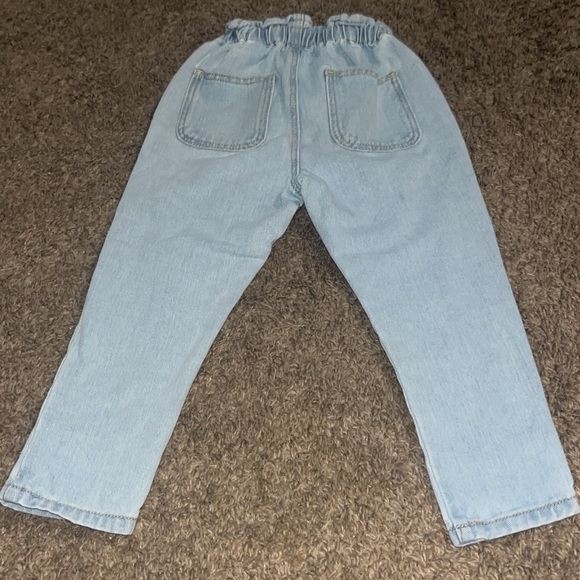 Zara Kid's Paper Bag Jeans - Picture 4 of 4